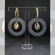 Load image into Gallery viewer, Loine Earrings