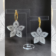 Load image into Gallery viewer, Saryah Earrings