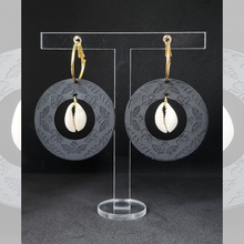 Load image into Gallery viewer, Loine Earrings
