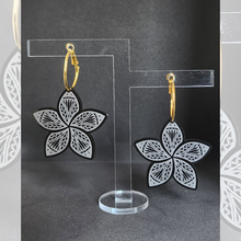 Load image into Gallery viewer, Saryah Earrings
