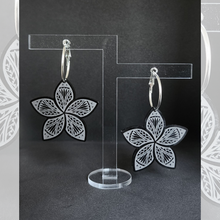 Load image into Gallery viewer, Saryah Earrings
